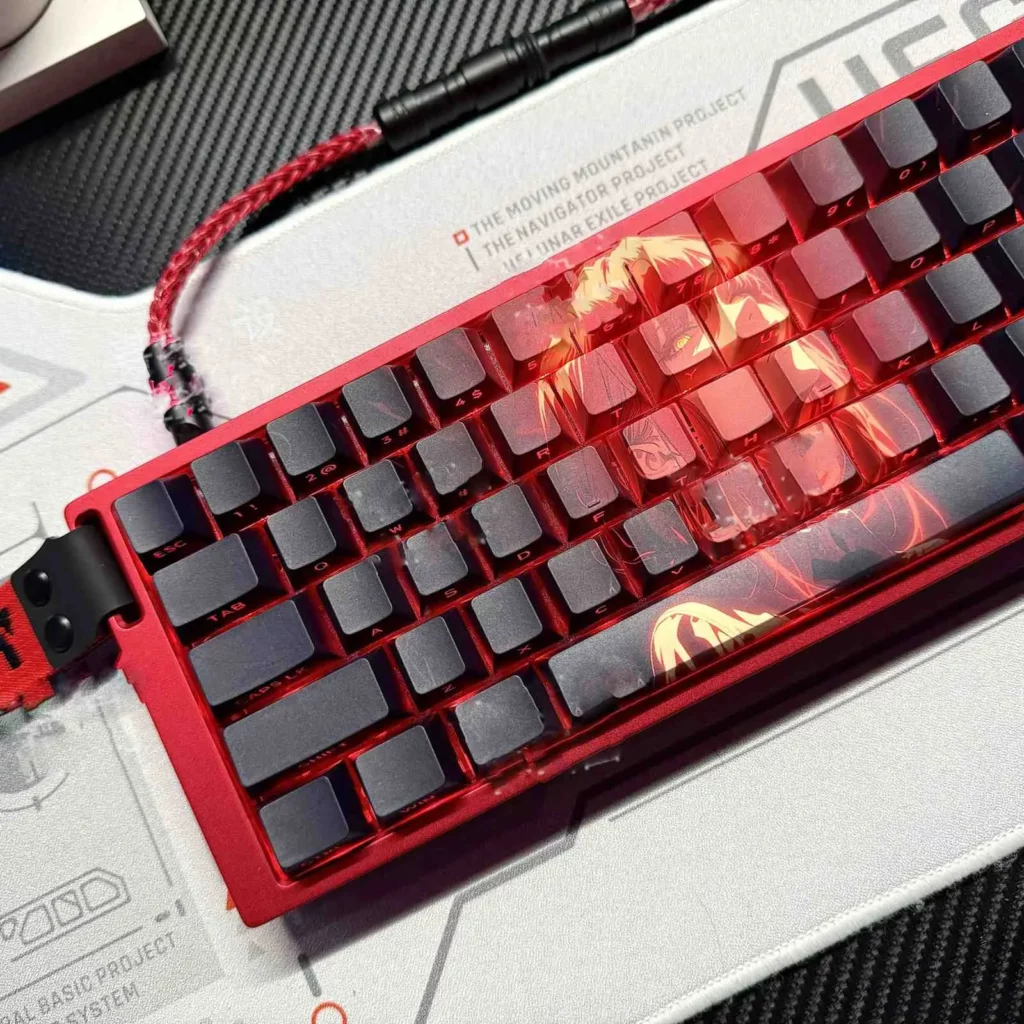 chainsaw-man-makima-keycap-set-side2