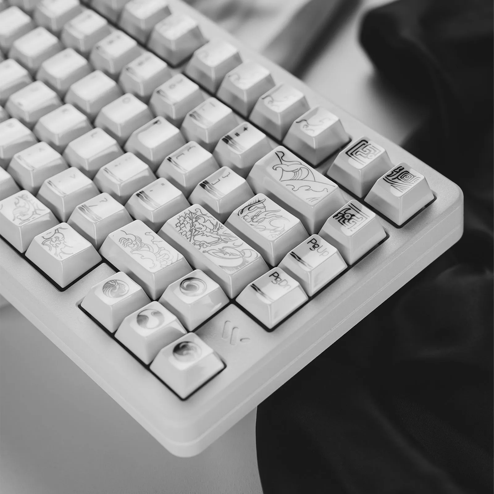 dragon-soars-sea-cherry-keycap-set-side4
