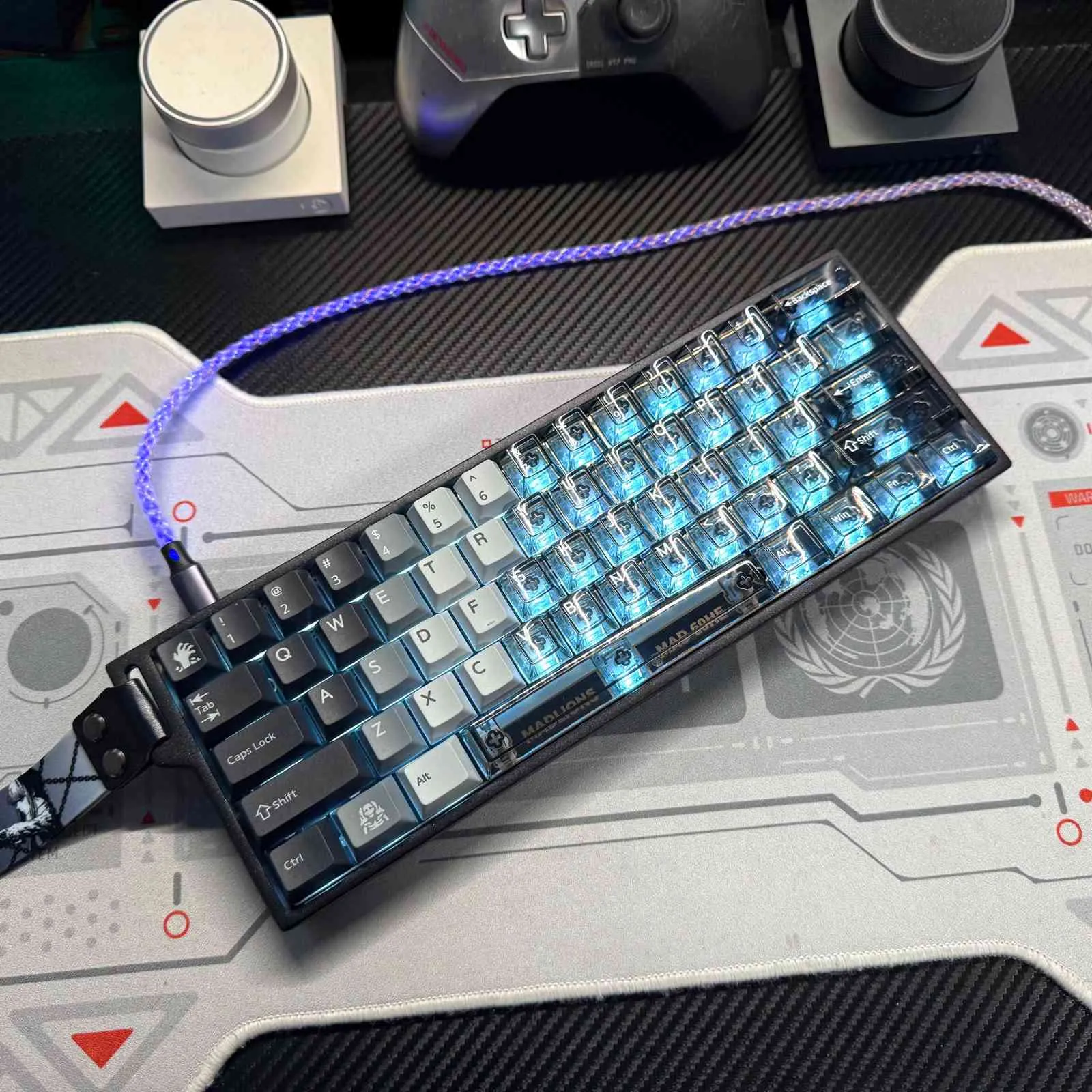 final-tomb-keycap-set-display2