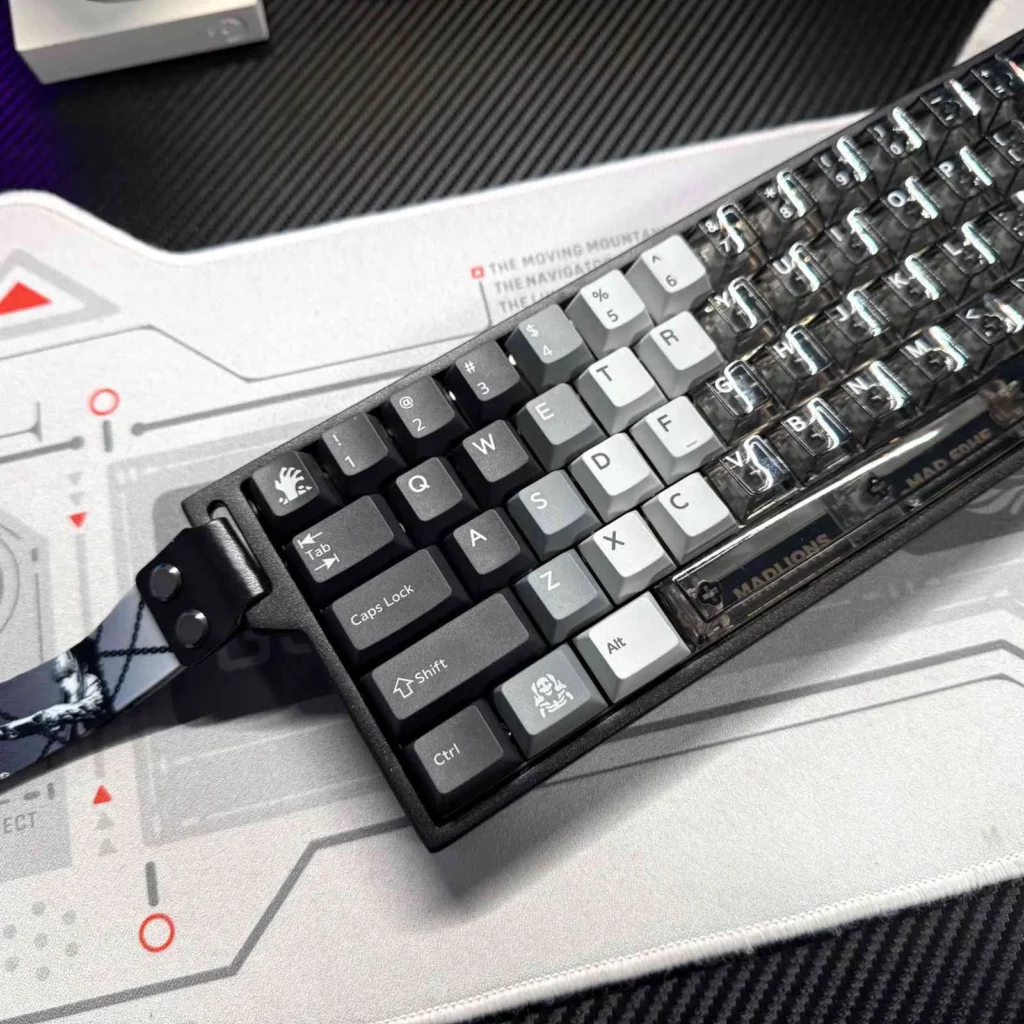 final-tomb-keycap-set-left