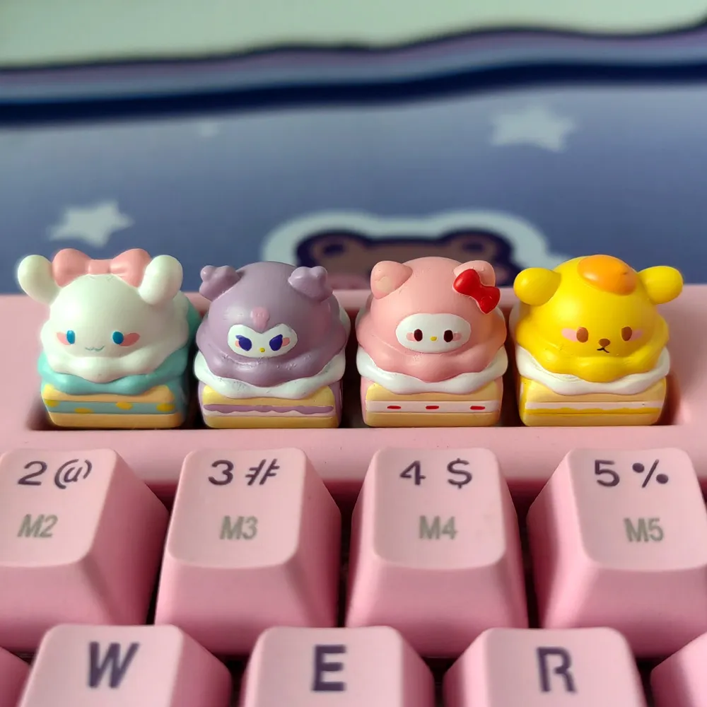 hello-kitty-characters-mini-cake-keycaps-front3