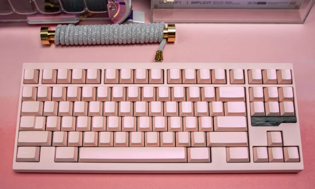 iridescent-pearl-oem-minimal-keycap-set-pinkfull