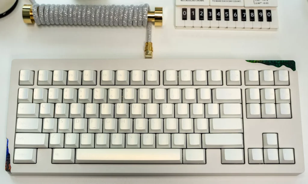 iridescent-pearl-oem-minimal-keycap-set-whitefull