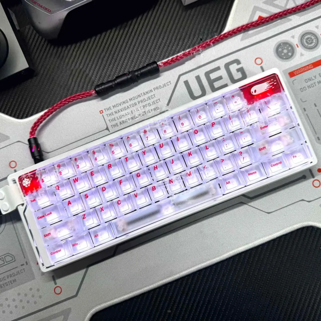 lava-mist-transparent-keycap-set-white
