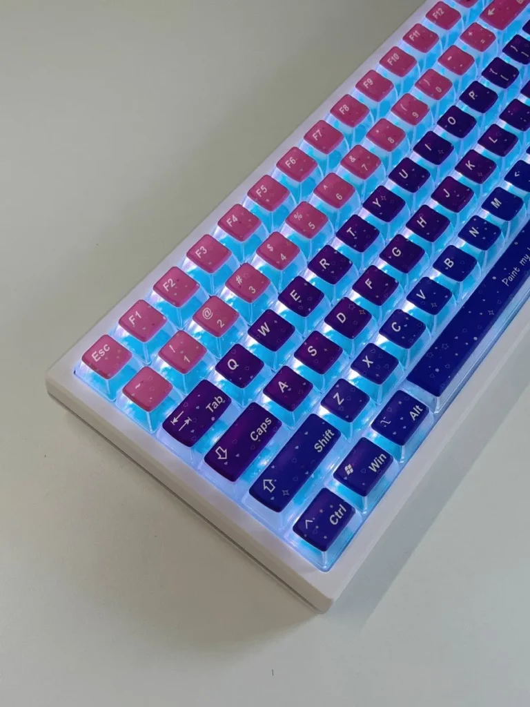 lovestruck-keycap-set-side2