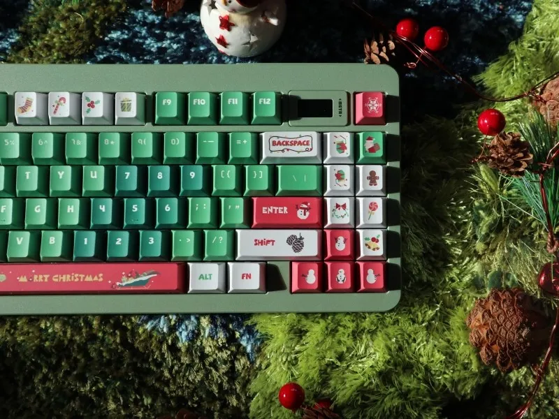 merry-christmas-cake-oem-keycap-set-front
