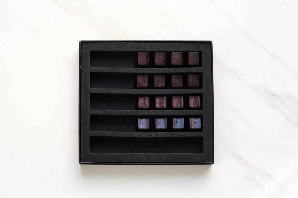 mysterious-crystal-series-oem-supplement-keycapset-black1