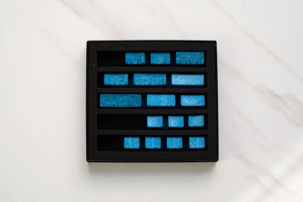 mysterious-crystal-series-oem-supplement-keycapset-blue