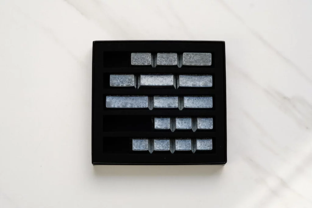 mysterious-crystal-series-oem-supplement-keycapset-silver