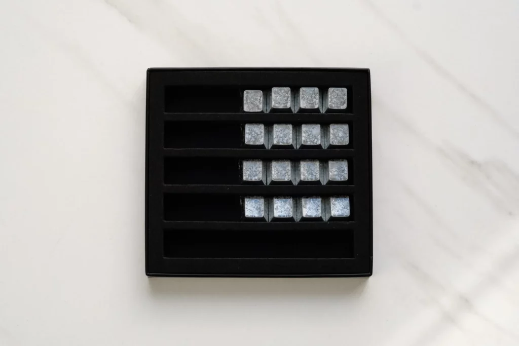 mysterious-crystal-series-oem-supplement-keycapset-silver1