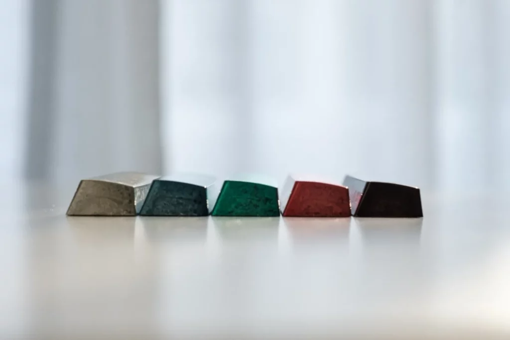 mysterious-crystal-series-space-key-keycaps-upfront-side