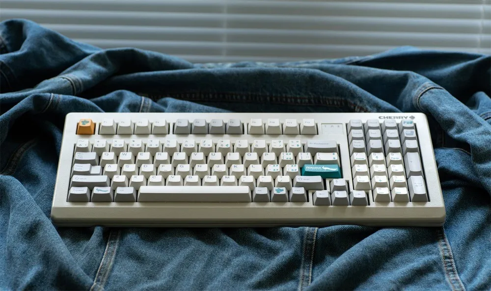 retro-peacock-oem-keycap-set-cover