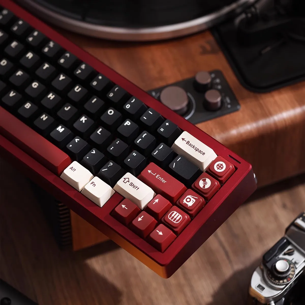 retro-rome-oem-keycap-set-side3