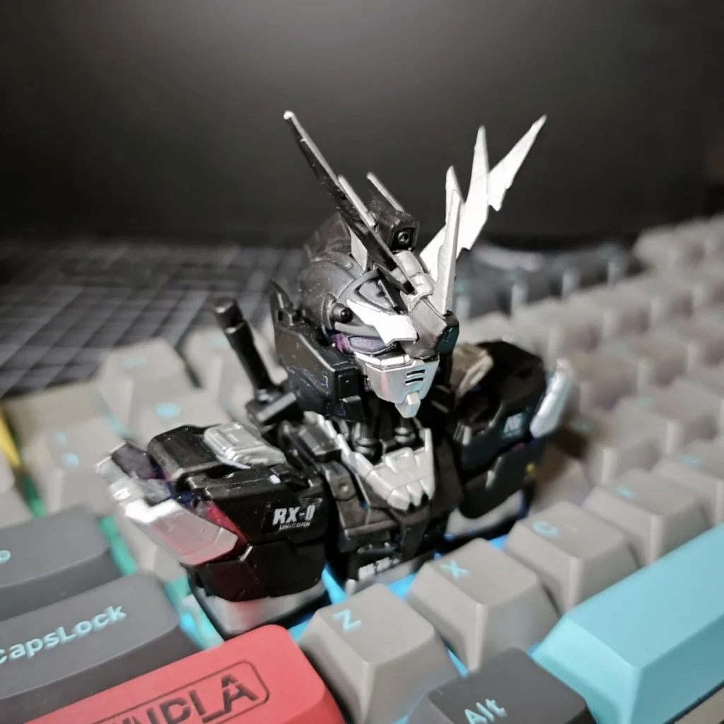 rx0-unicorn-gundam-03-phenex-keycaps-side2