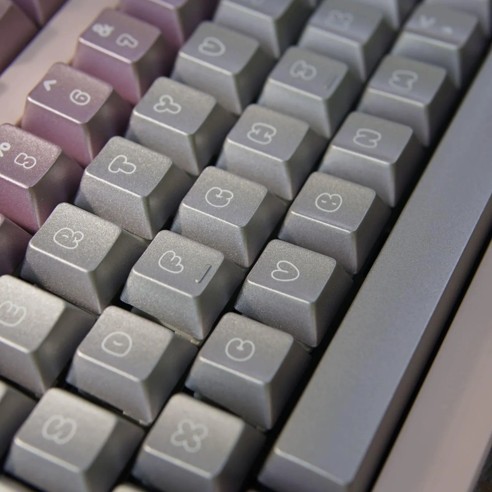 silver-pink-series-oem-keycap-set-side2