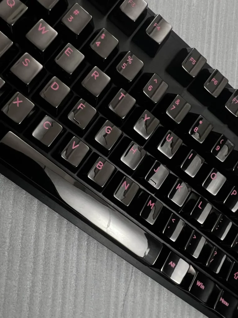 simple-metallic-keycap-set-blackpink