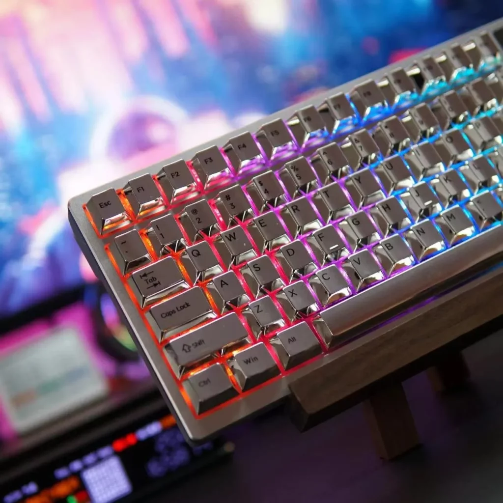 simple-metallic-keycap-set-goldleft