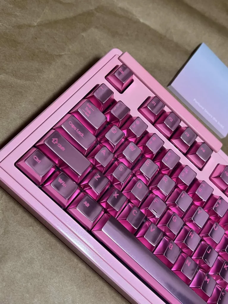 simple-metallic-keycap-set-pink