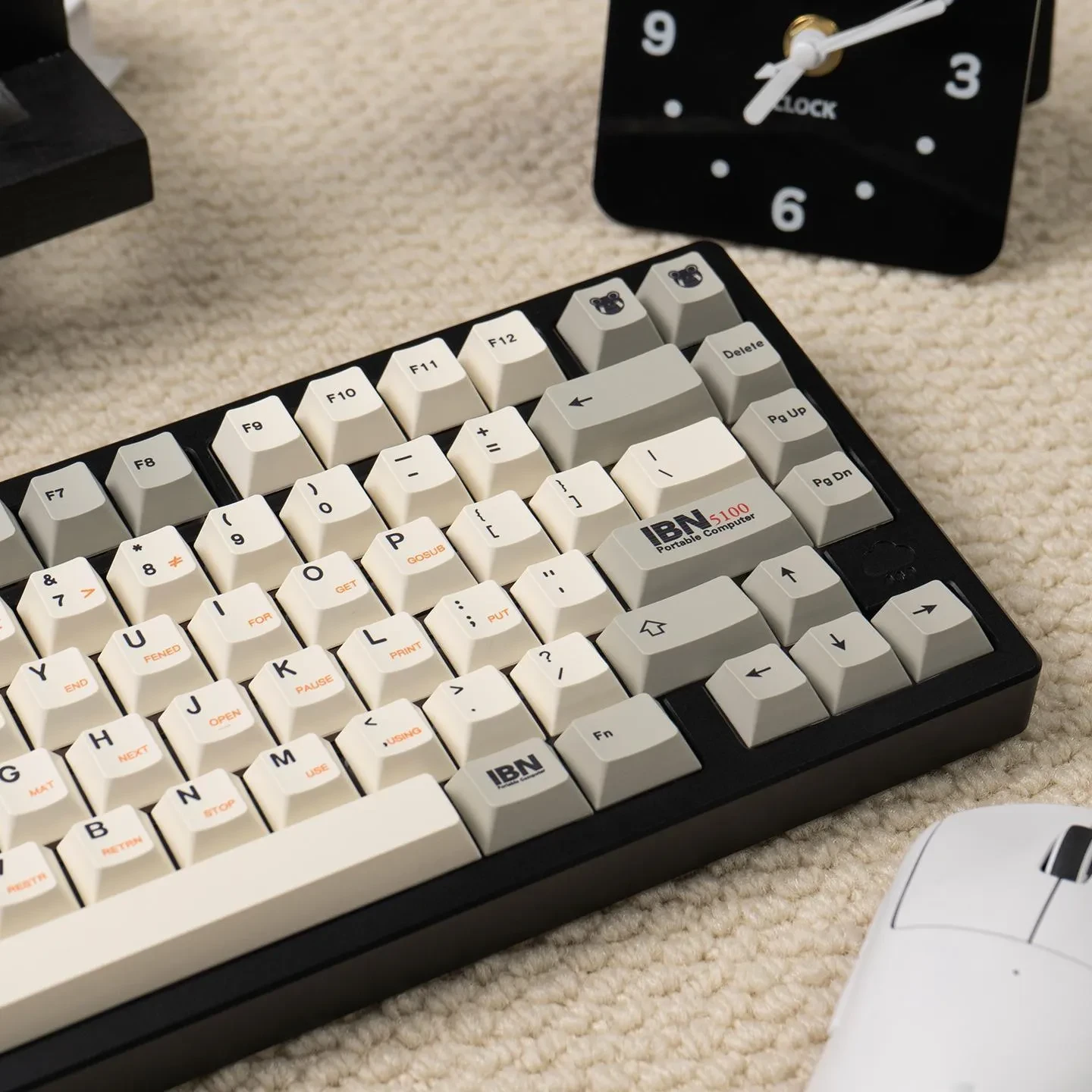 steins-gate-retro-oem-keycap-set-side2