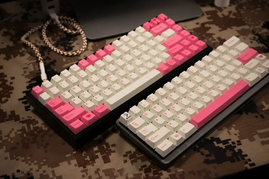 valentines-day-minimal-keycap-set-side2