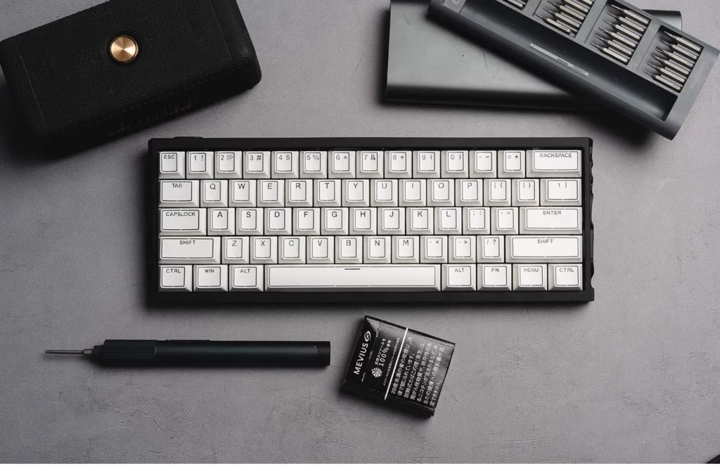 White Prism OEM Minimal Keycap Set - Image 1