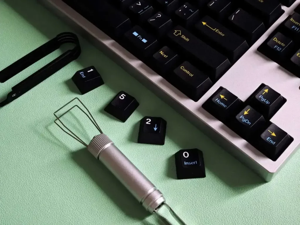 1520-themed-oem-minimal-keycap-set-front2