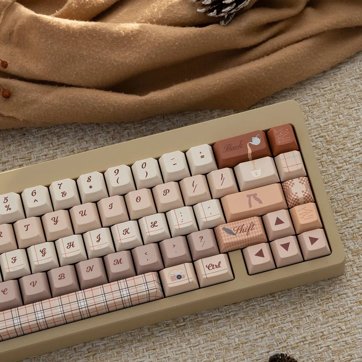 autumn-tones-british-style-keycap-set-front2