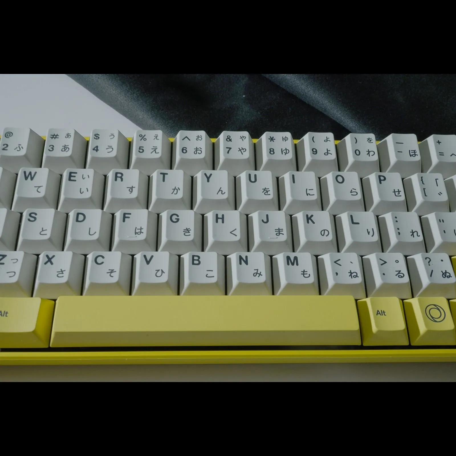 celery-summer-themed-oem-keycap-set-front2