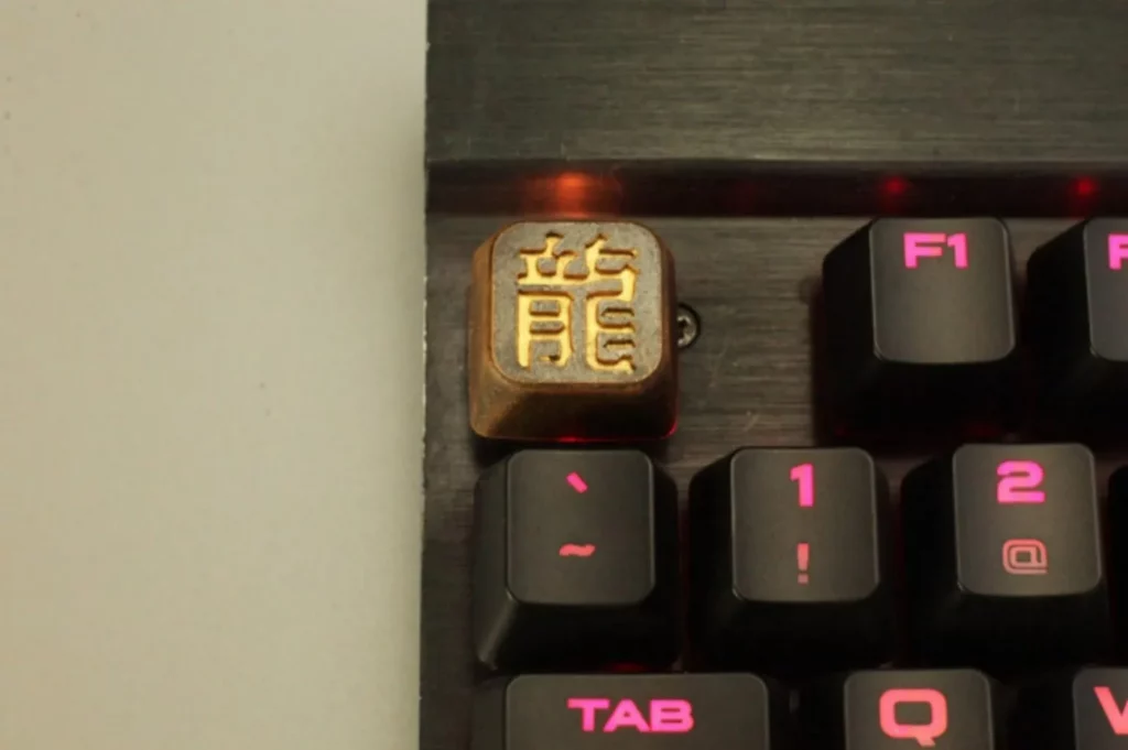 dragon-slaying-war-god-dragon-keycap-cover