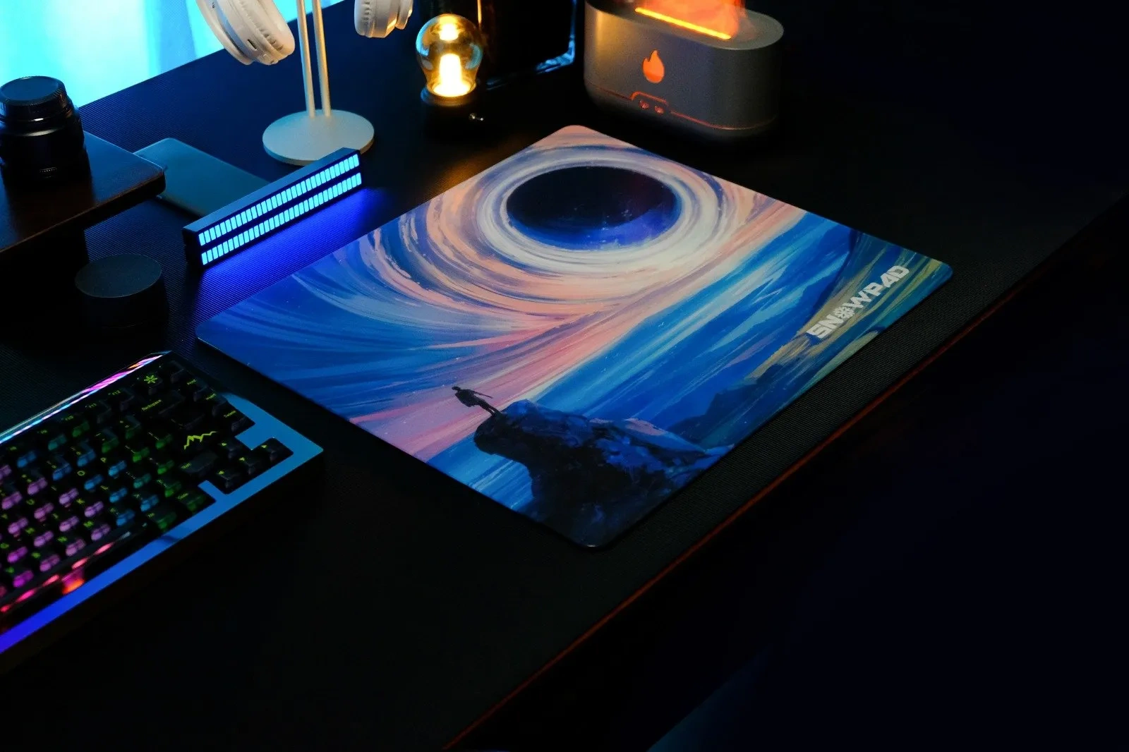 extraterrestrial-visitor-mouse-pads-side2