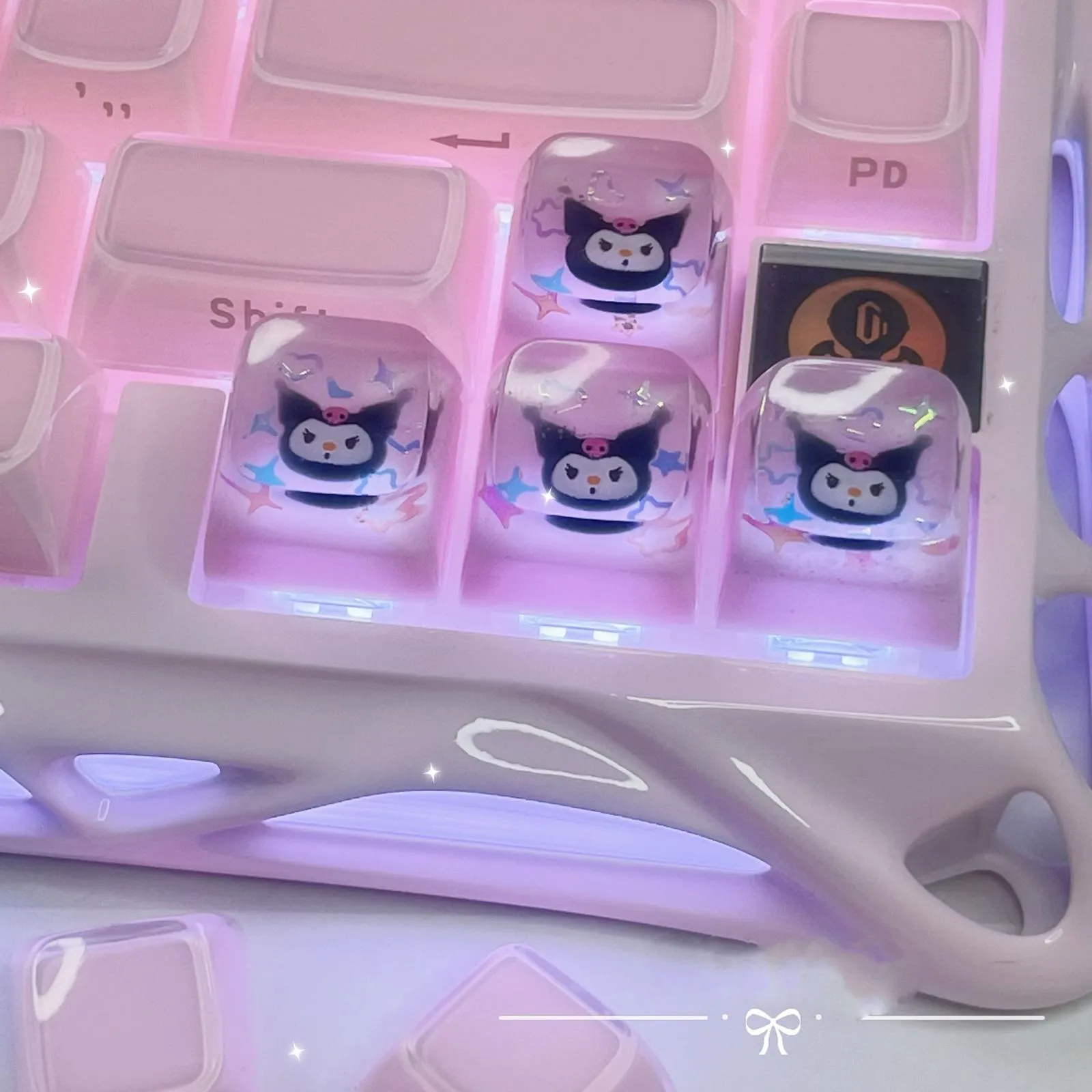 hello-kitty-kuromi-transparent-keycaps-front2