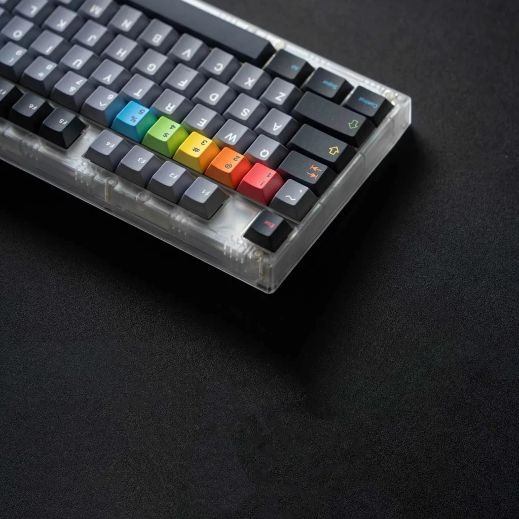 instant-themed-oem-keycap-set-side