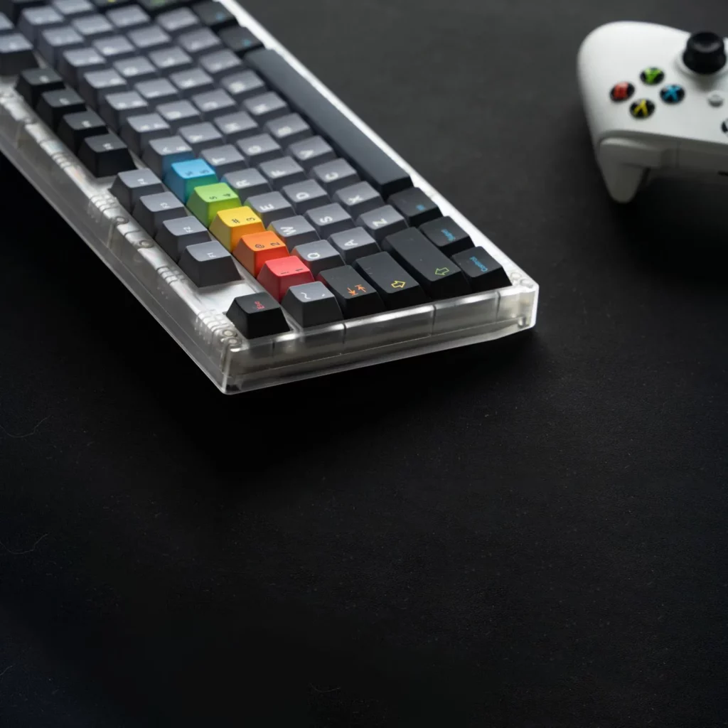 instant-themed-oem-keycap-set-side3