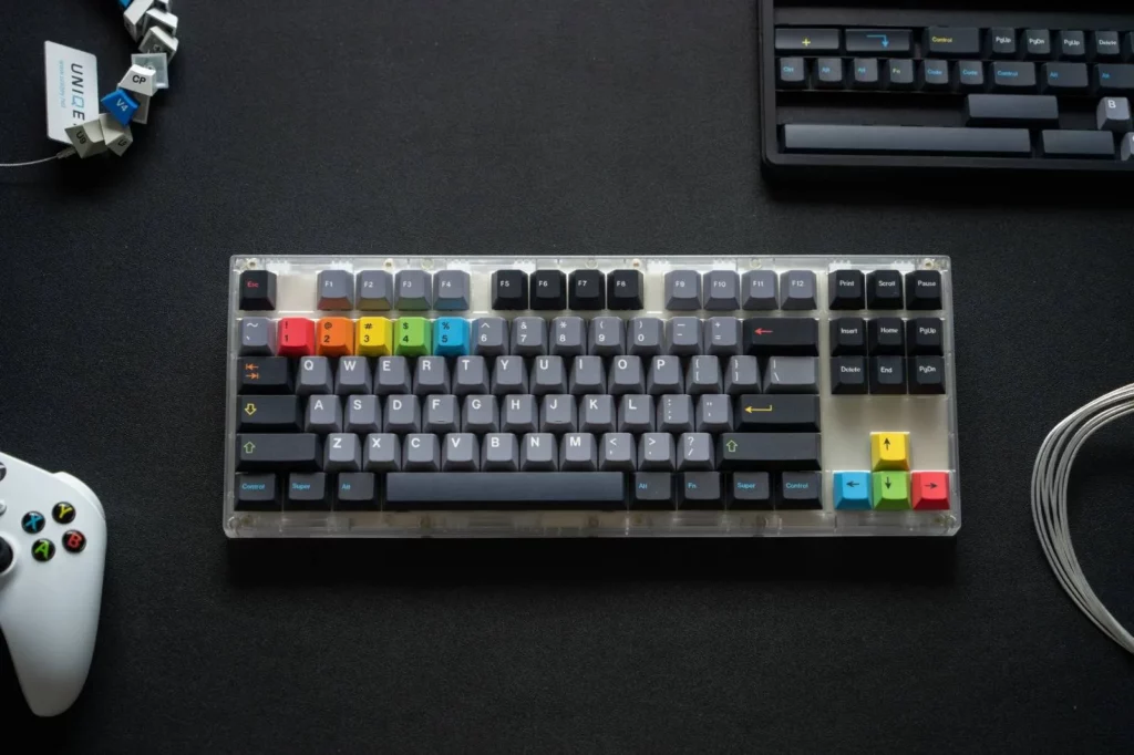 instant-themed-oem-keycap-set-upfront3