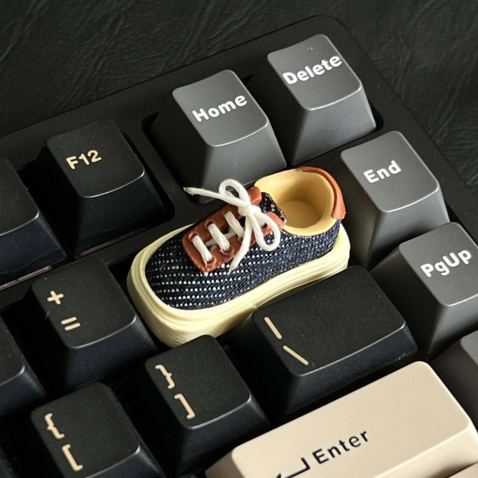 leather-shoes-series-keycaps-side