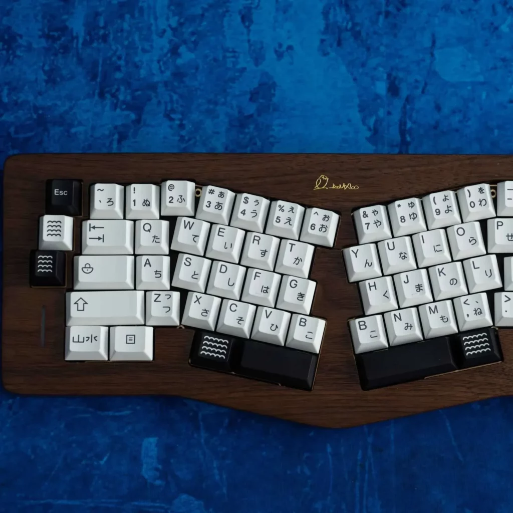 mountain-water-themed-oem-keycap-set-front