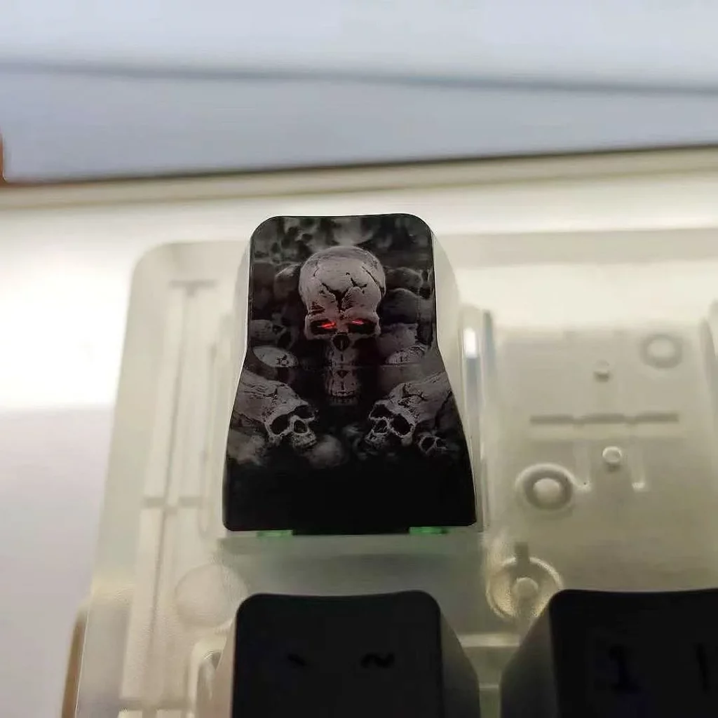 punk-dark-series-skull-transparent-keycap-front2