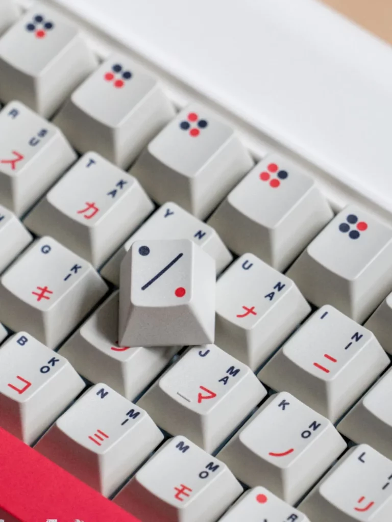 red-grey-themed-oem-keycap-set-front2