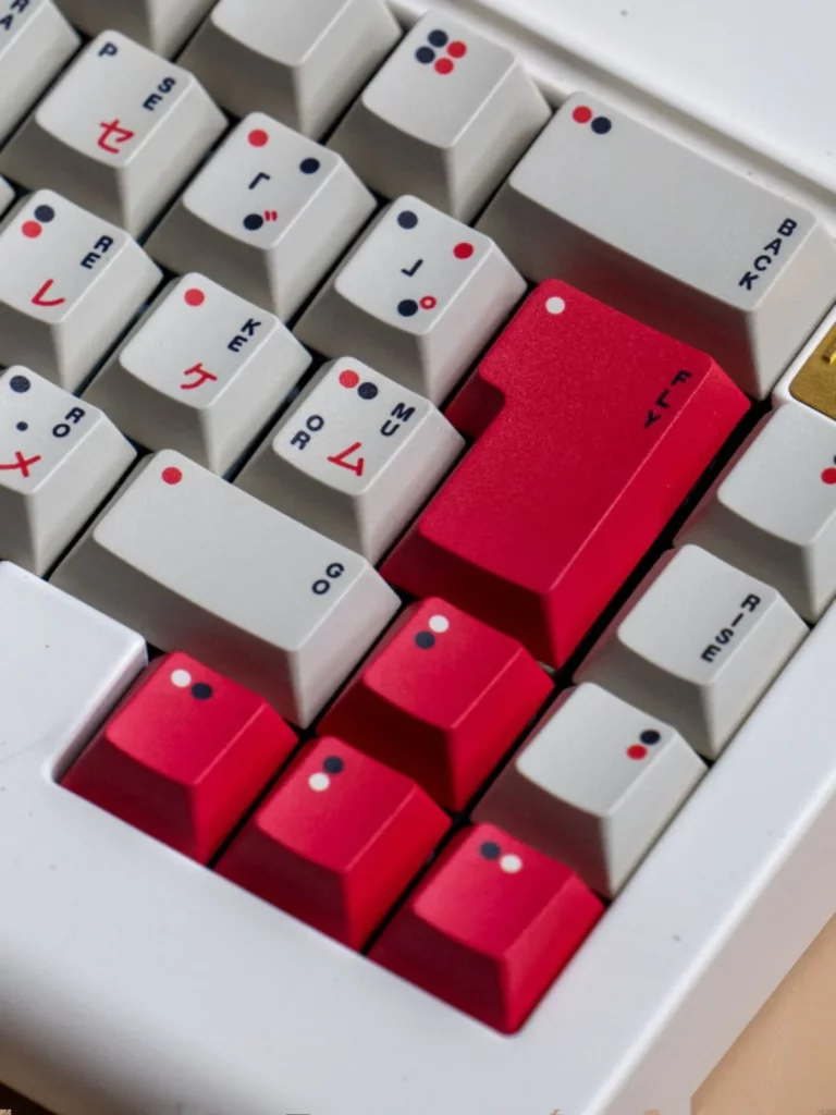 red-grey-themed-oem-keycap-set-side2