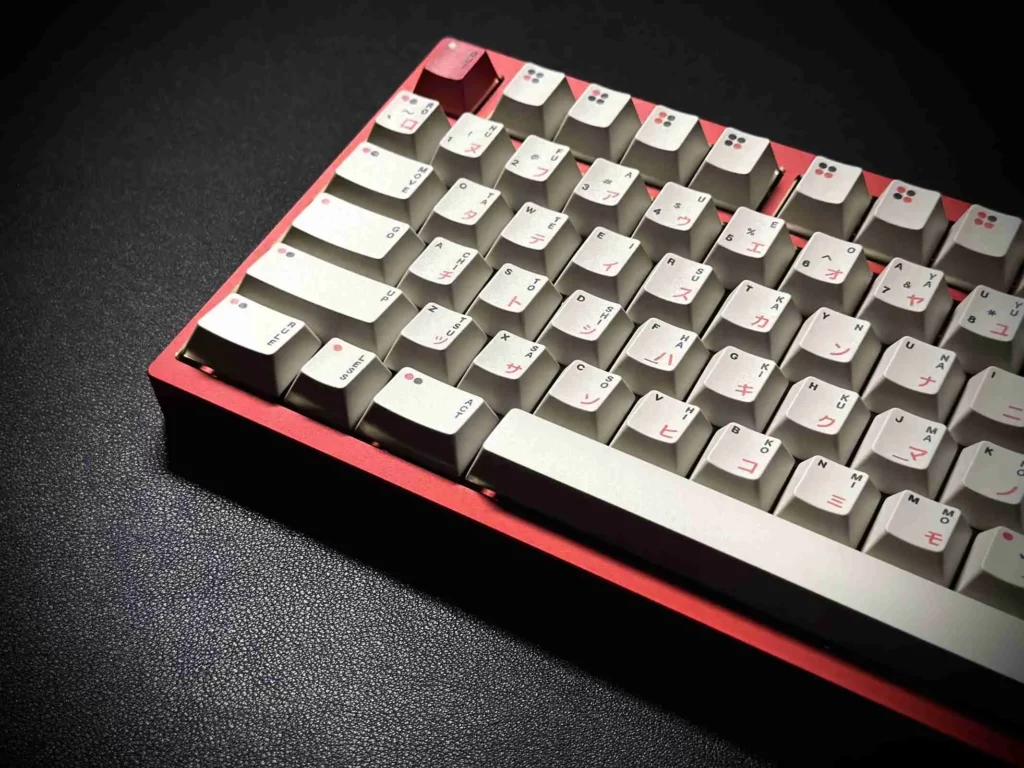 red-grey-themed-oem-keycap-set-side5