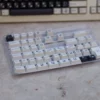 rubber-hose-style-oem-minimal-keycapset-front