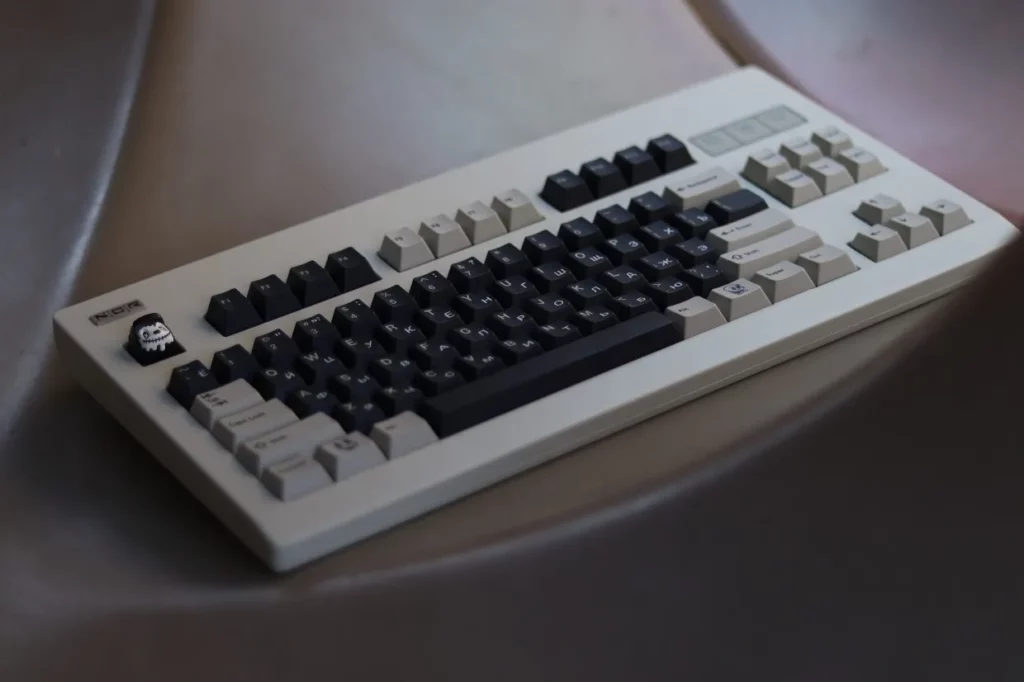 rubber-hose-style-oem-minimal-keycapset-side3