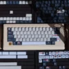 runner-electric-themed-oem-keycap-set-front2