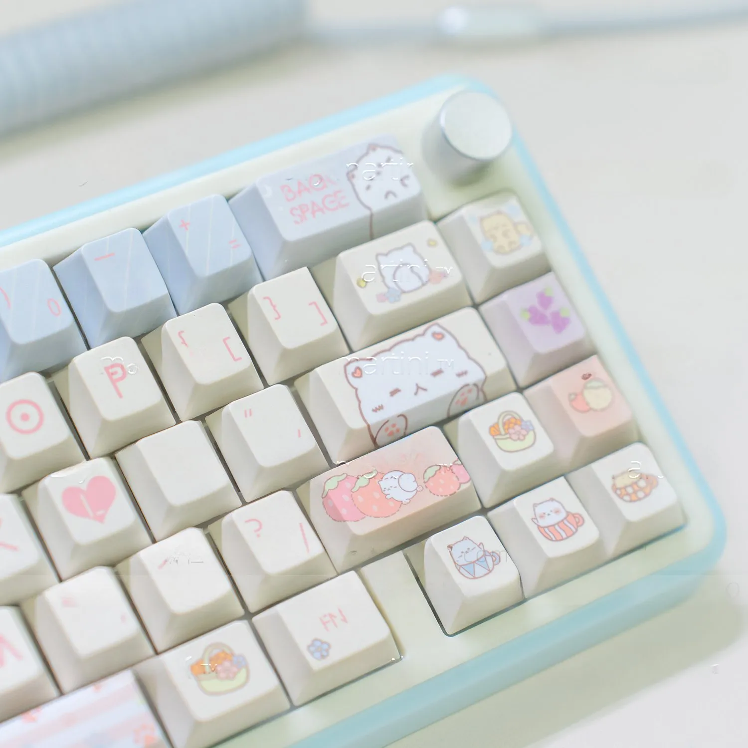 bichon-frise-oem-keycap-set-side2