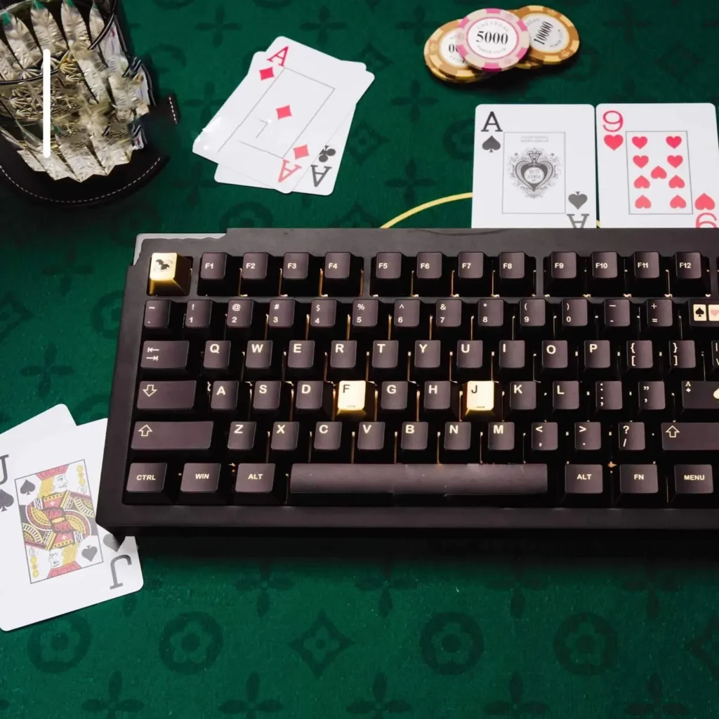 black-spade-ace-oem-keycap-set-front