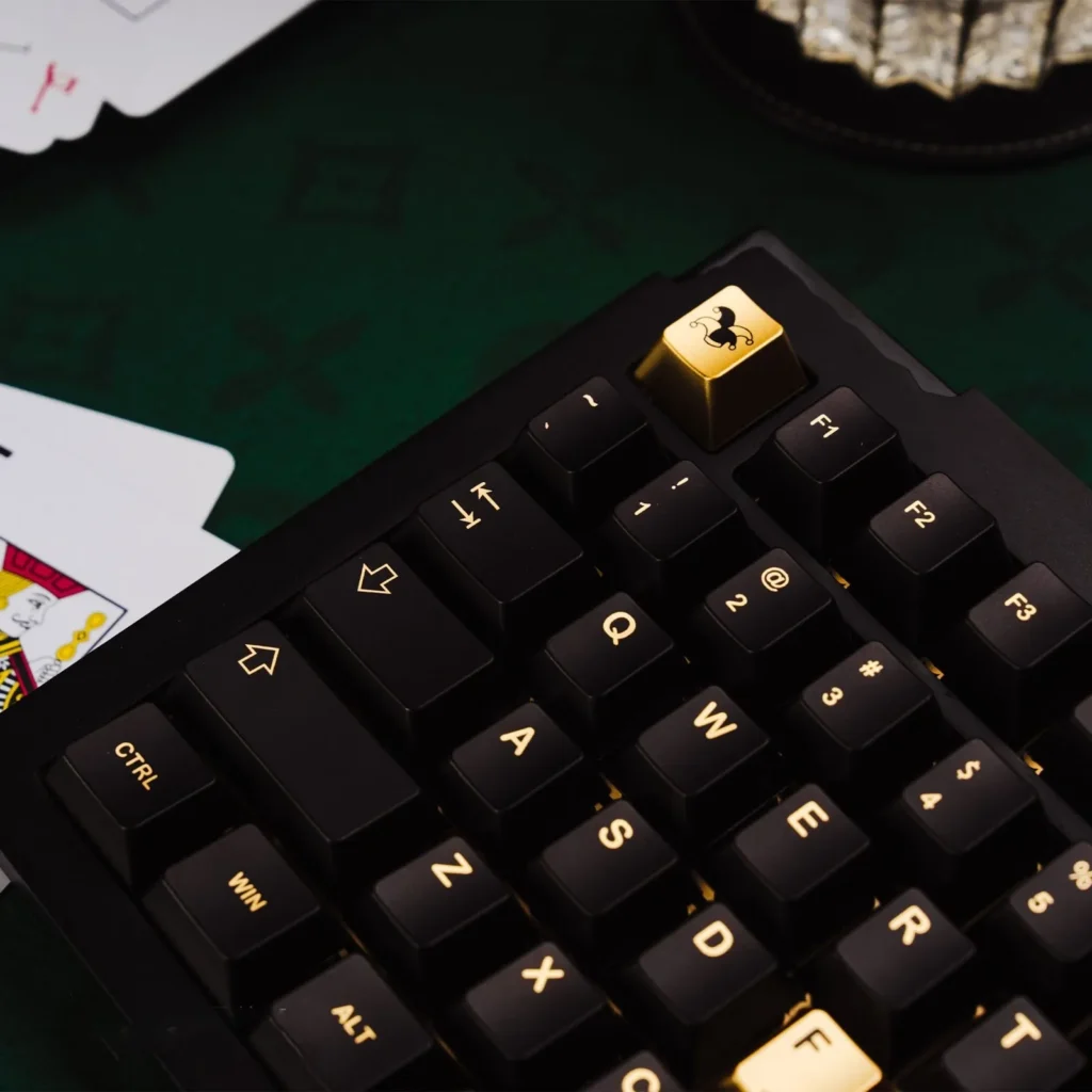 black-spade-ace-oem-keycap-set-side2