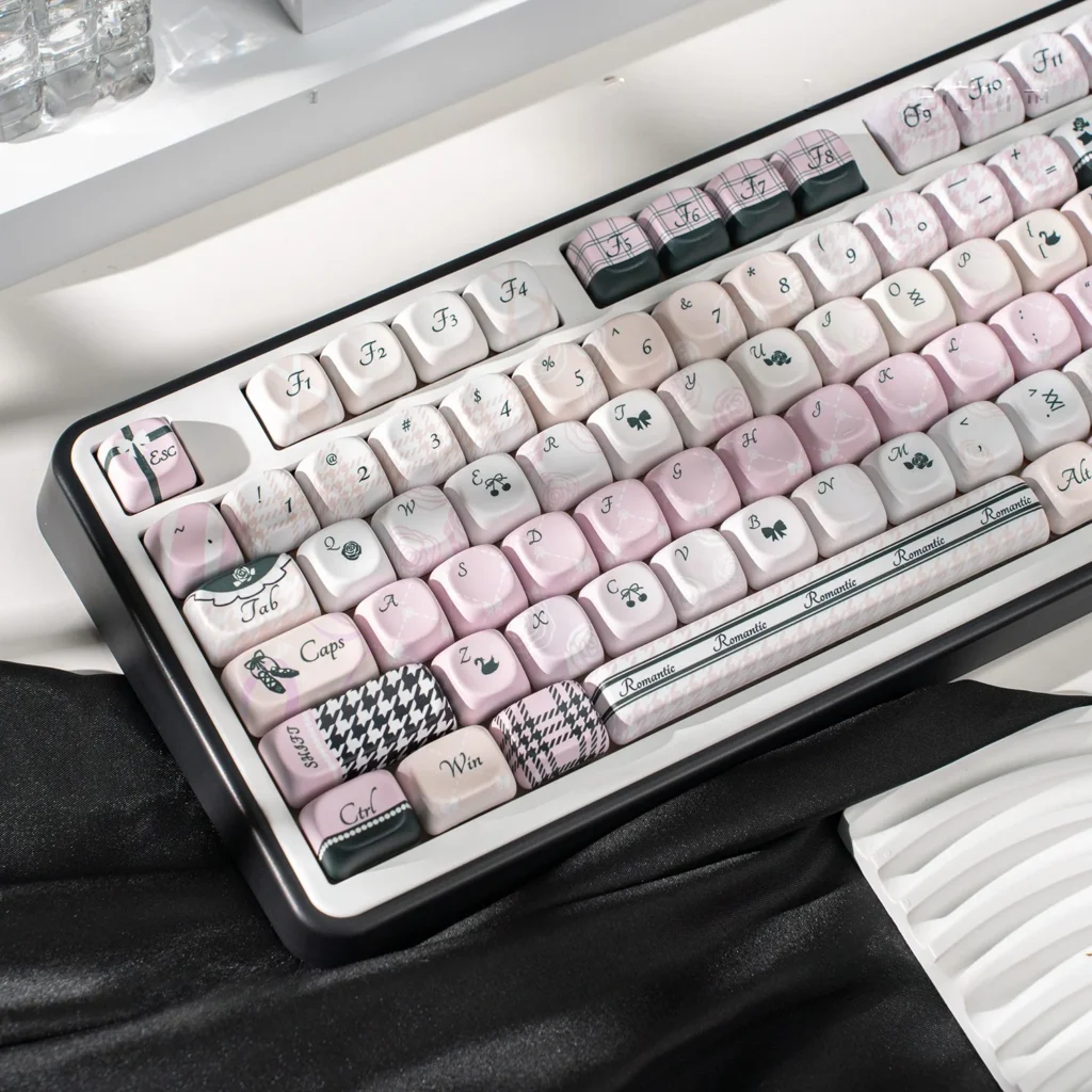 black-swan-keycap-set-2