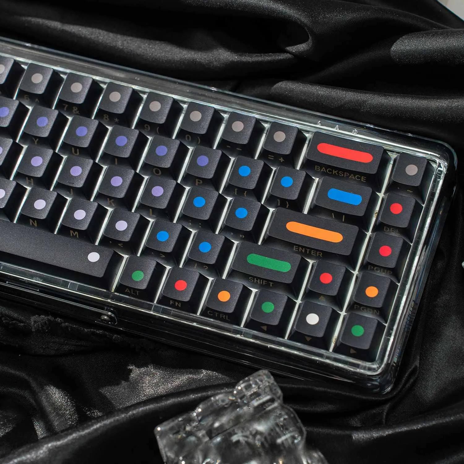 black-with-dots-oem-keycap-set-side2
