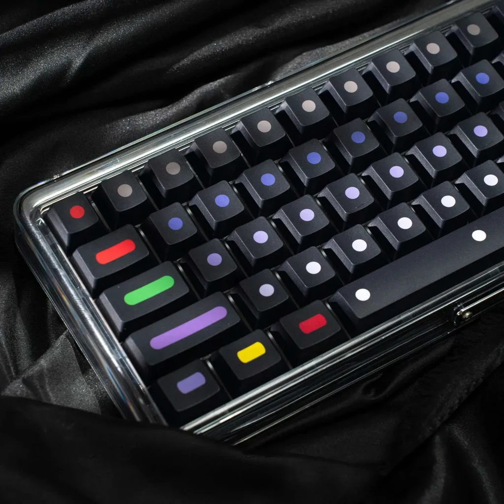 black-with-dots-oem-keycap-set-side3