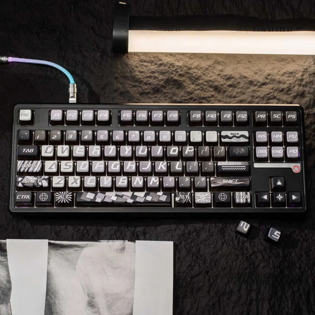 blackorwhite-mda-keycapset-t87-mechanical-keyboard-cover